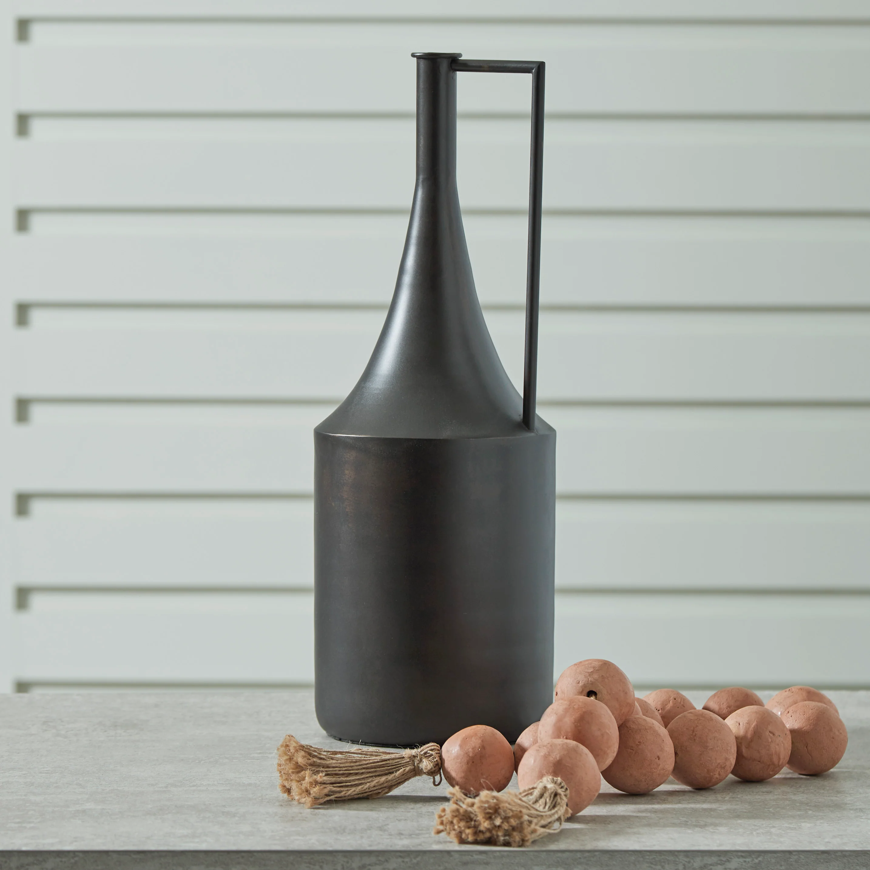 1202-zainforth-vase-2.webp Zainforth Vase