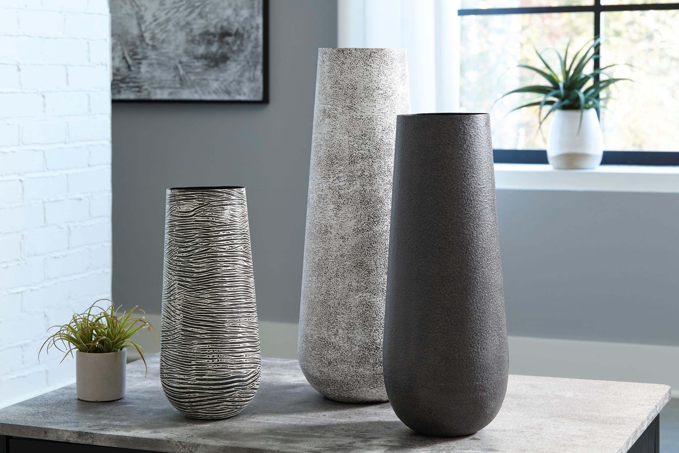1239-fynn-large-vase-2.jpg Fynn Large Vase