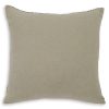 Jayner Pillow