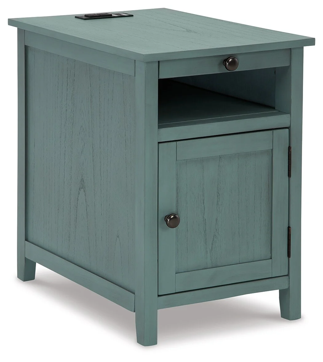 1766-treytown-chairside-end-table-1.webp Treytown Chairside End Table