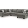 Newellen 3-Piece Right-Facing Sectional with Chaise