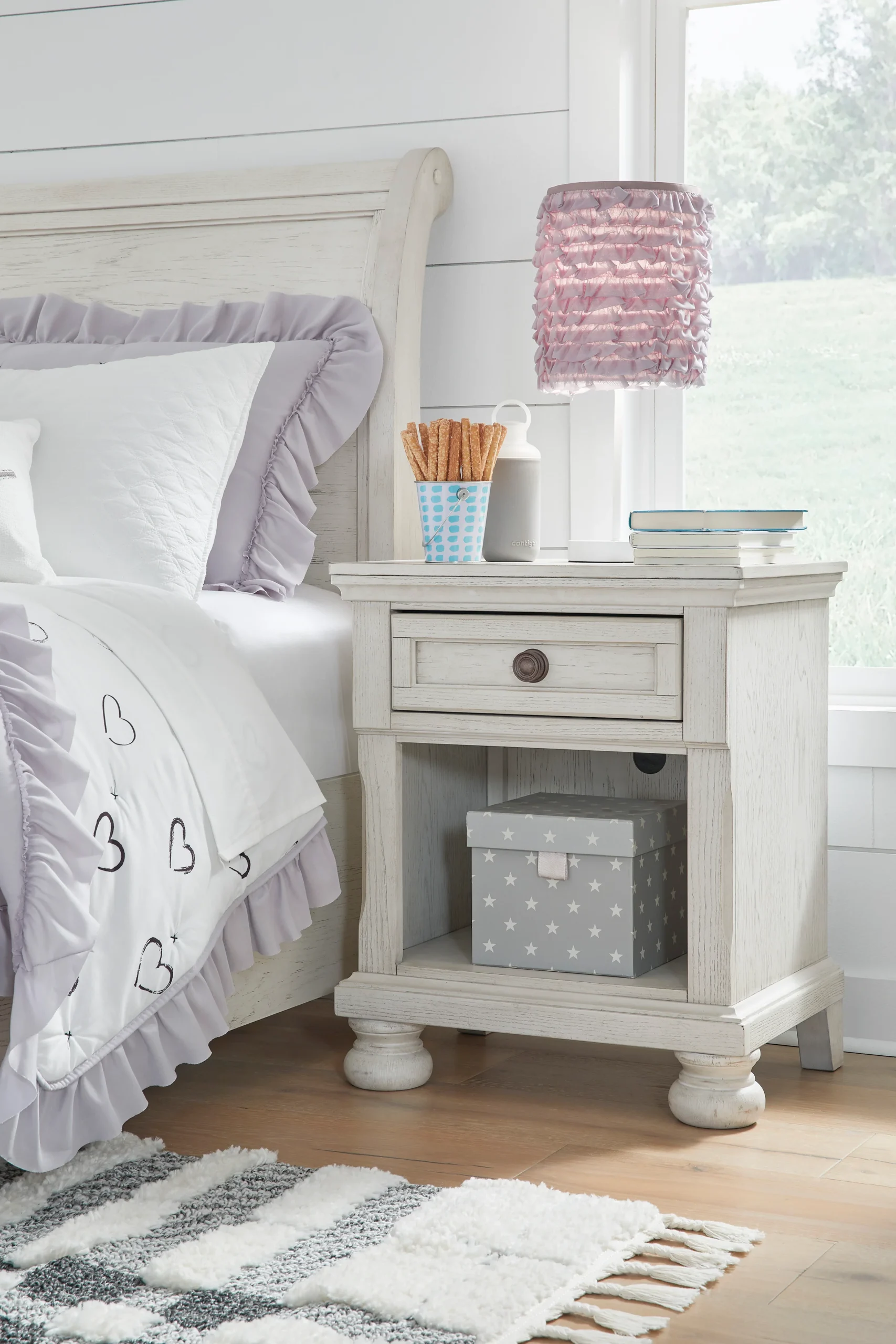 Robbinsdale One-Drawer Nightstand