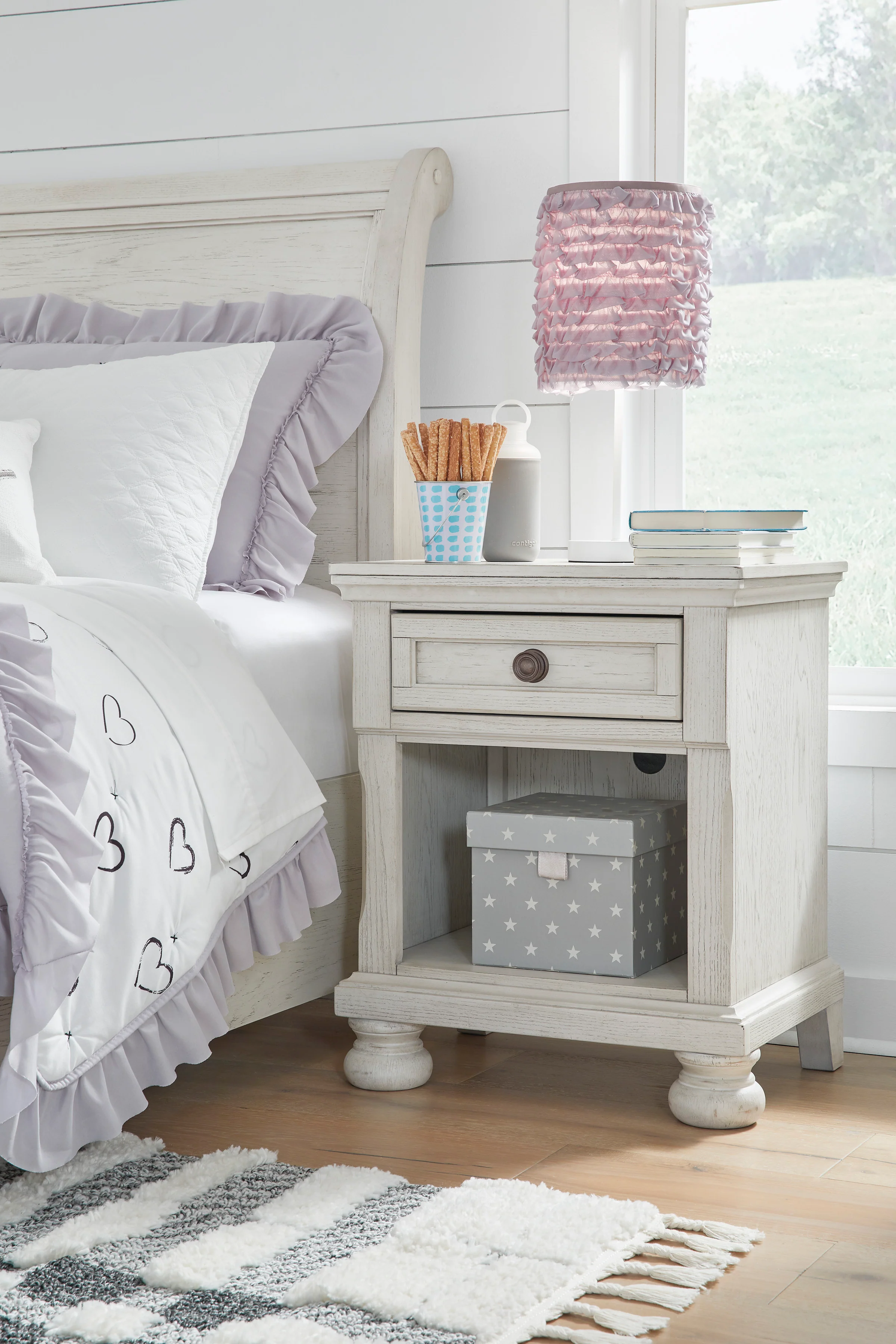 Robbinsdale One-Drawer Nightstand