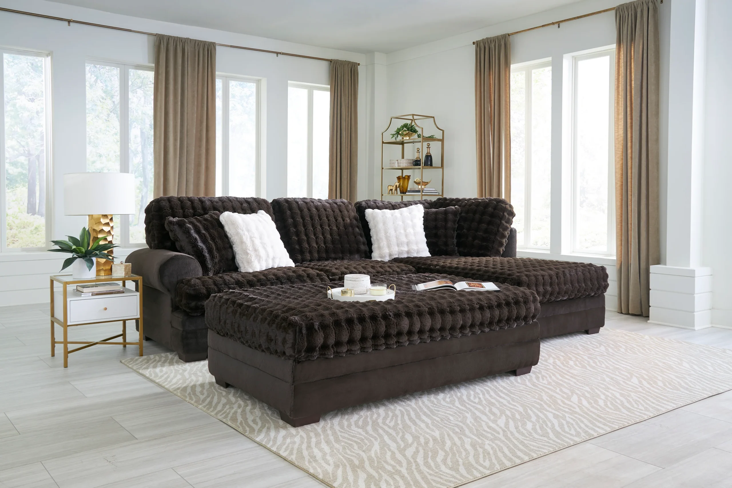 Kama 2-Piece Sectional