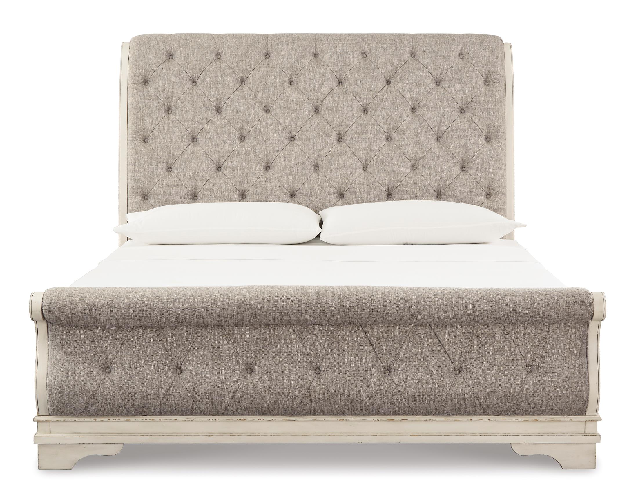 Realyn Sleigh Bed