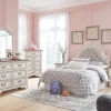 Realyn 6-Drawer Dresser