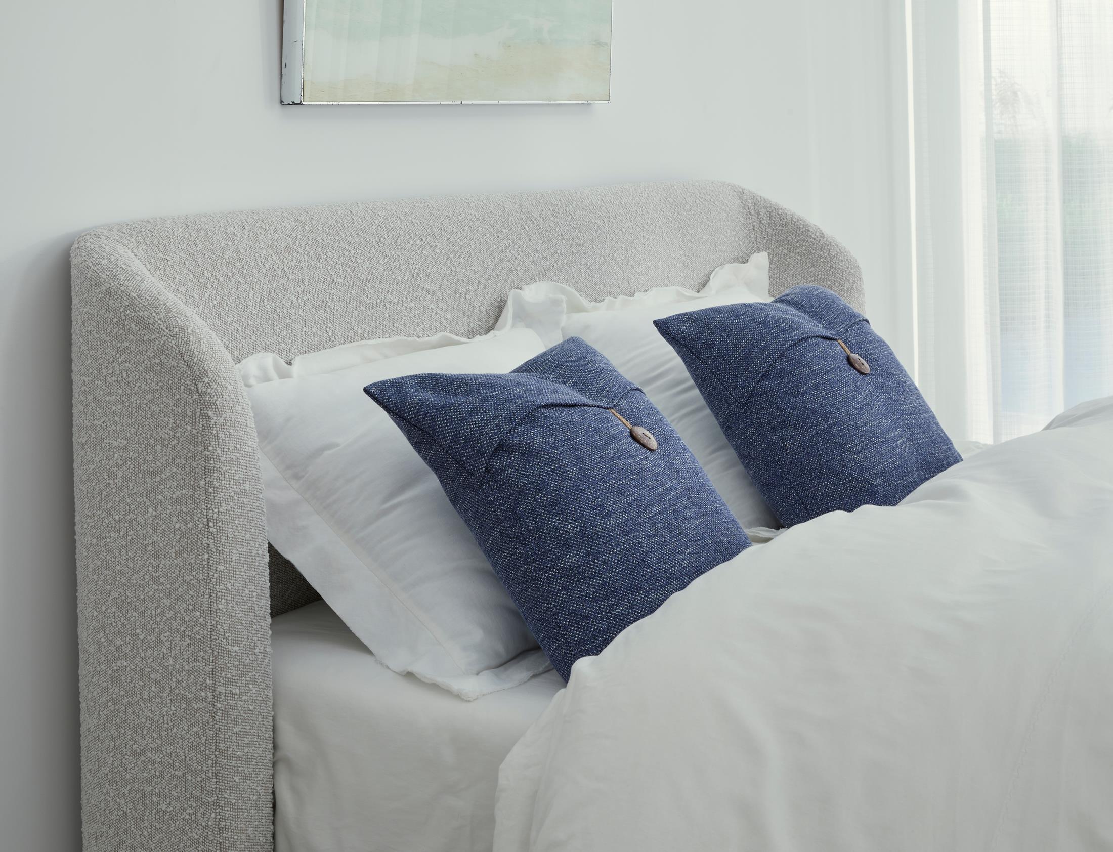 Hera Upholstered Bed