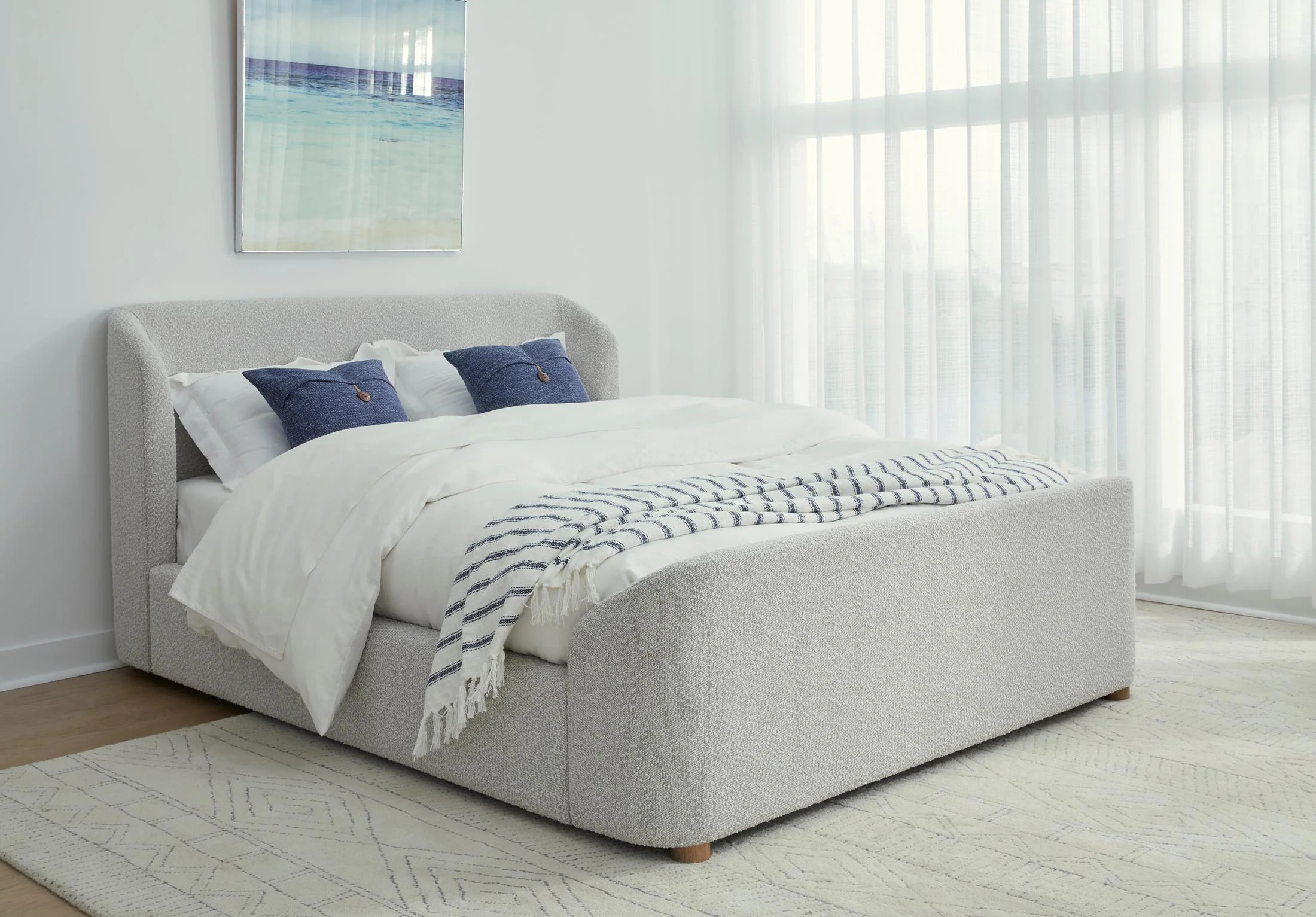 Hera Upholstered Bed