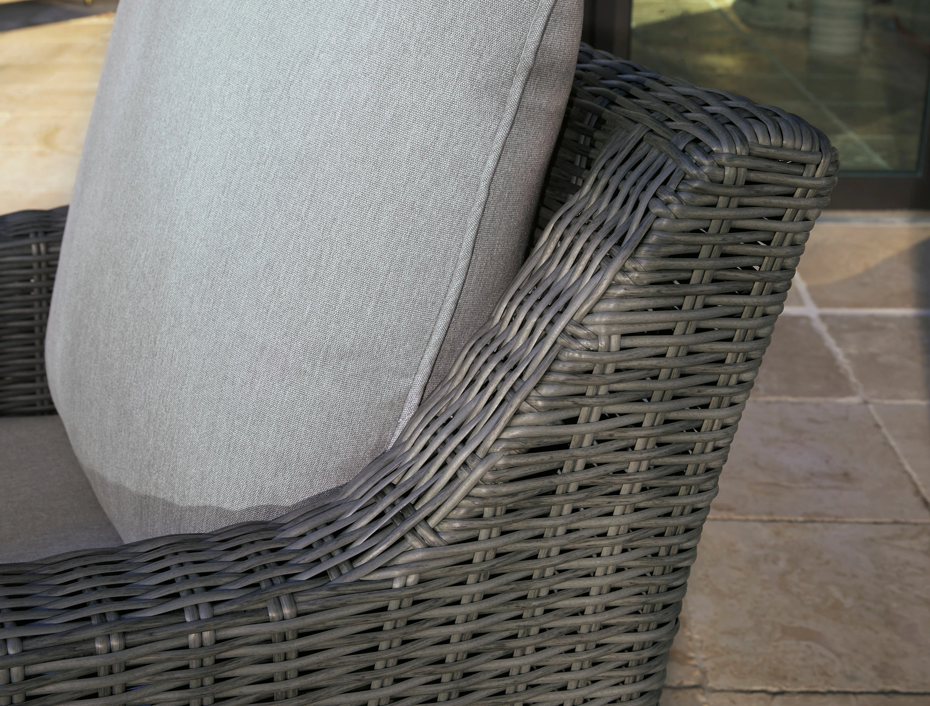 Ashley Elite Park Outdoor Swivel Lounge with Cushion