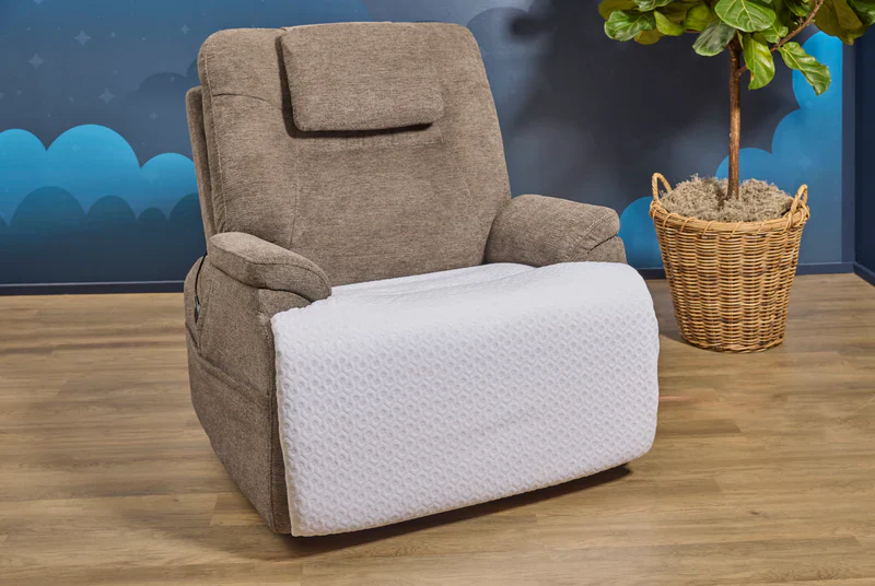 3275-zecliner-performance-chair-protector-1.webp Zecliner Performance Chair Protector
