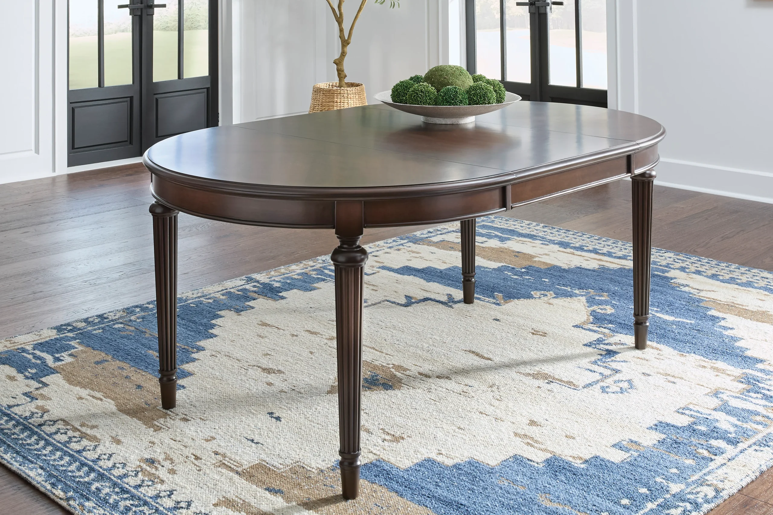 Lavinton Dining Table