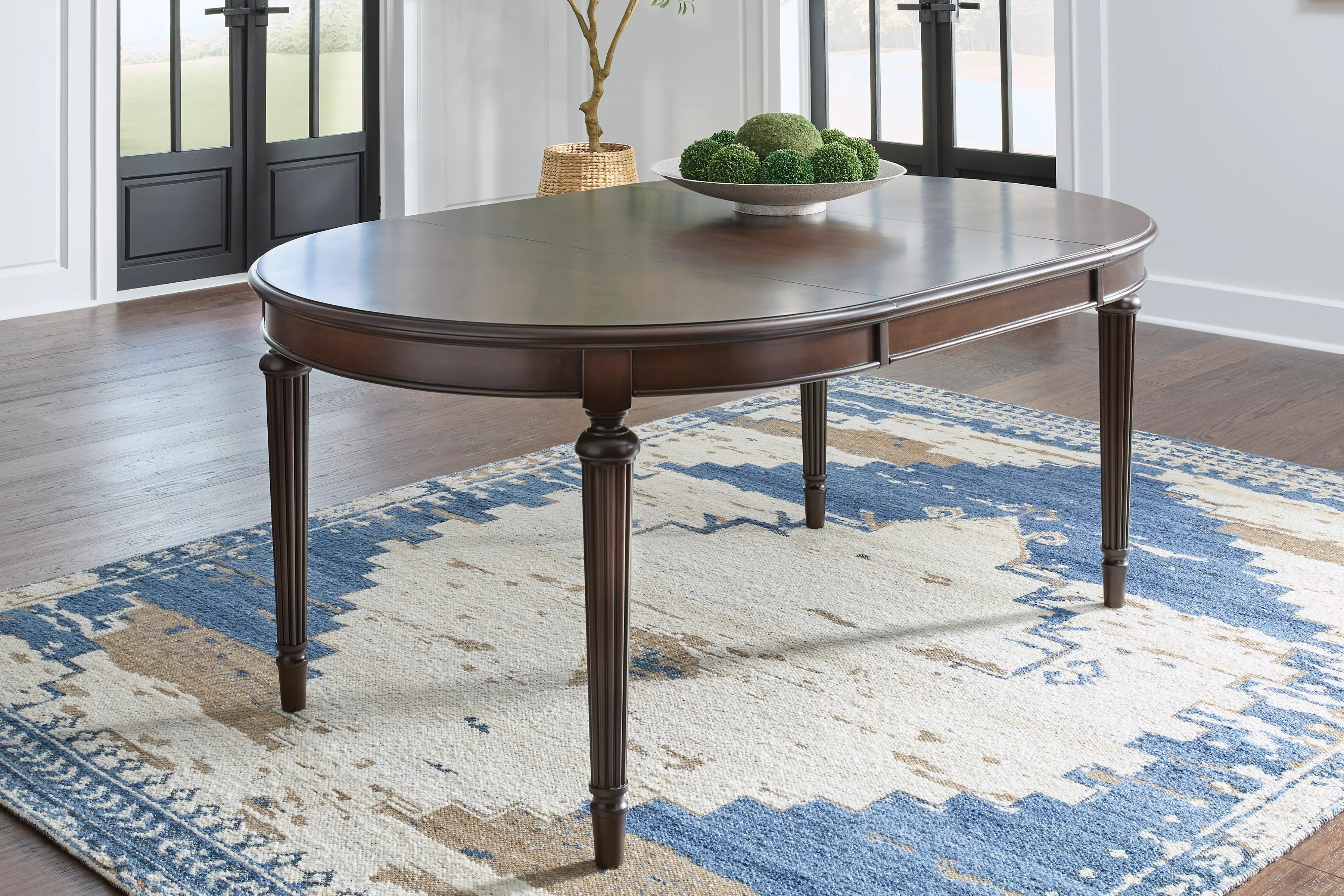Lavinton Dining Table