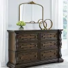 Maylee Dresser