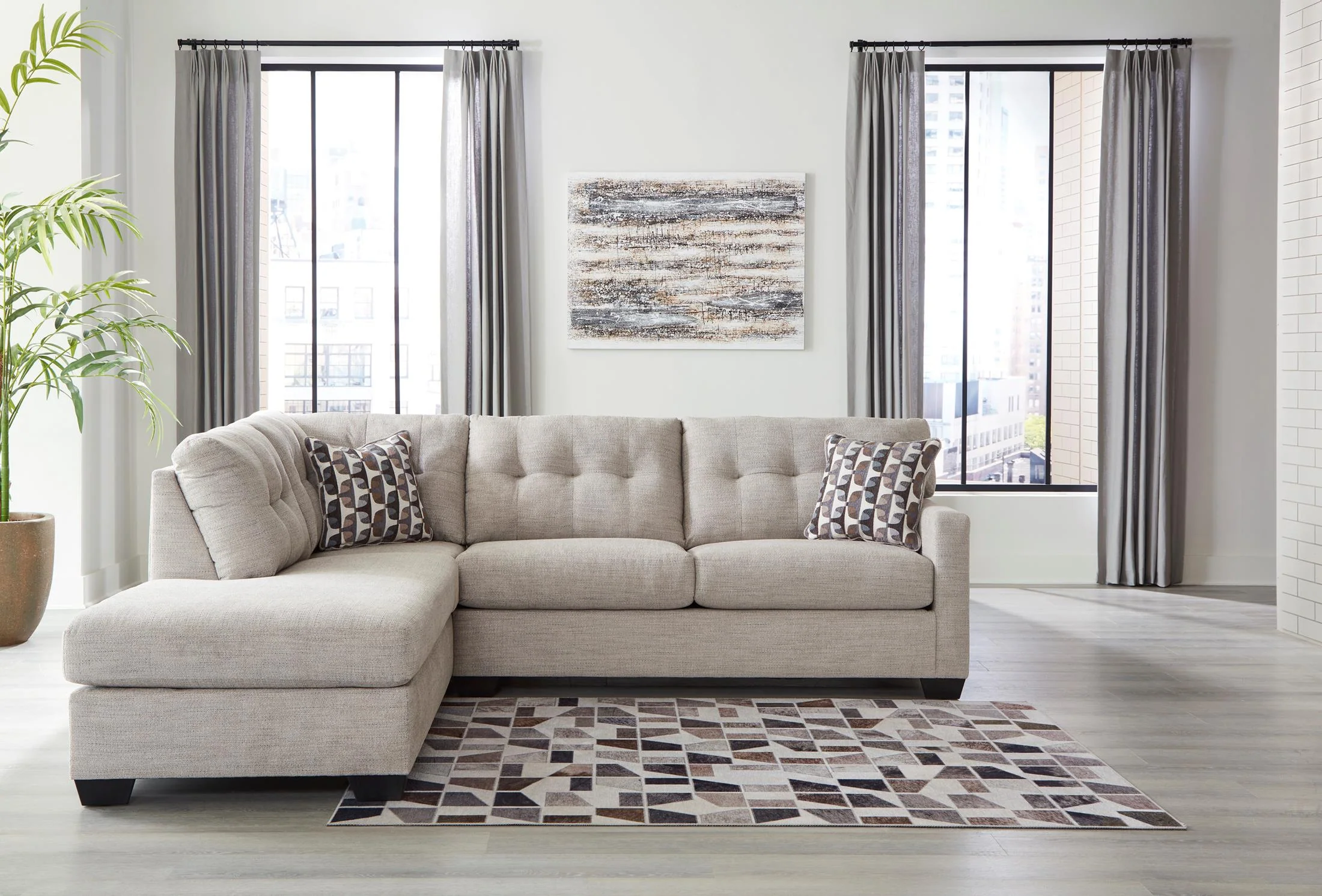 Ashley Mahoney 2-Piece Sectional with Chaise