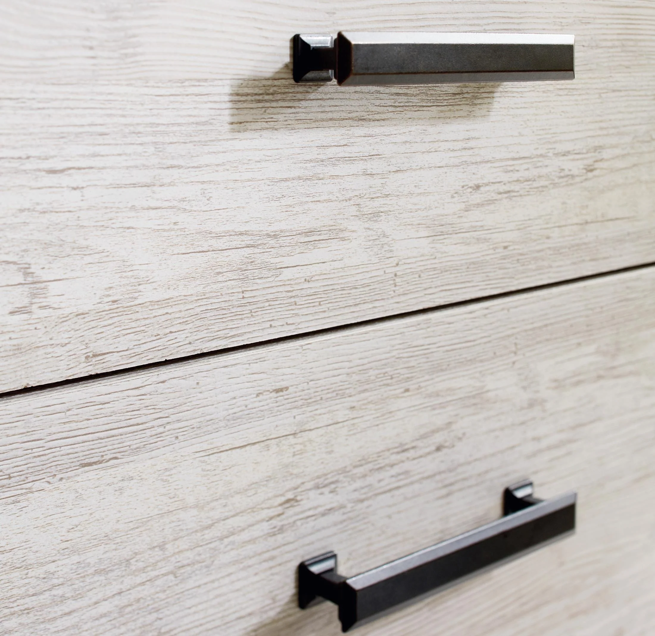 Shawburn Chest of Drawers
