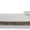 Wynnlow Crossbuck Panel Bed
