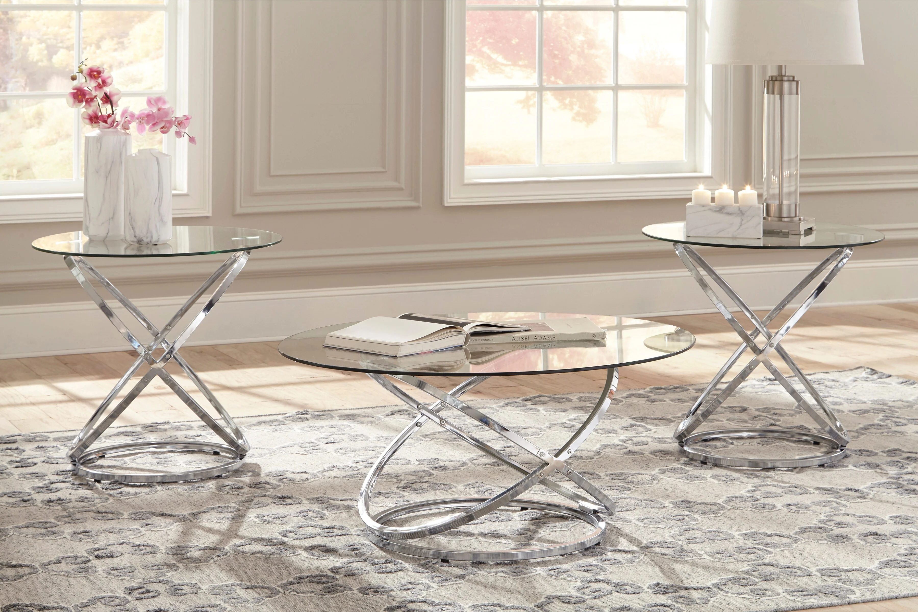 Hollynyx Table Set