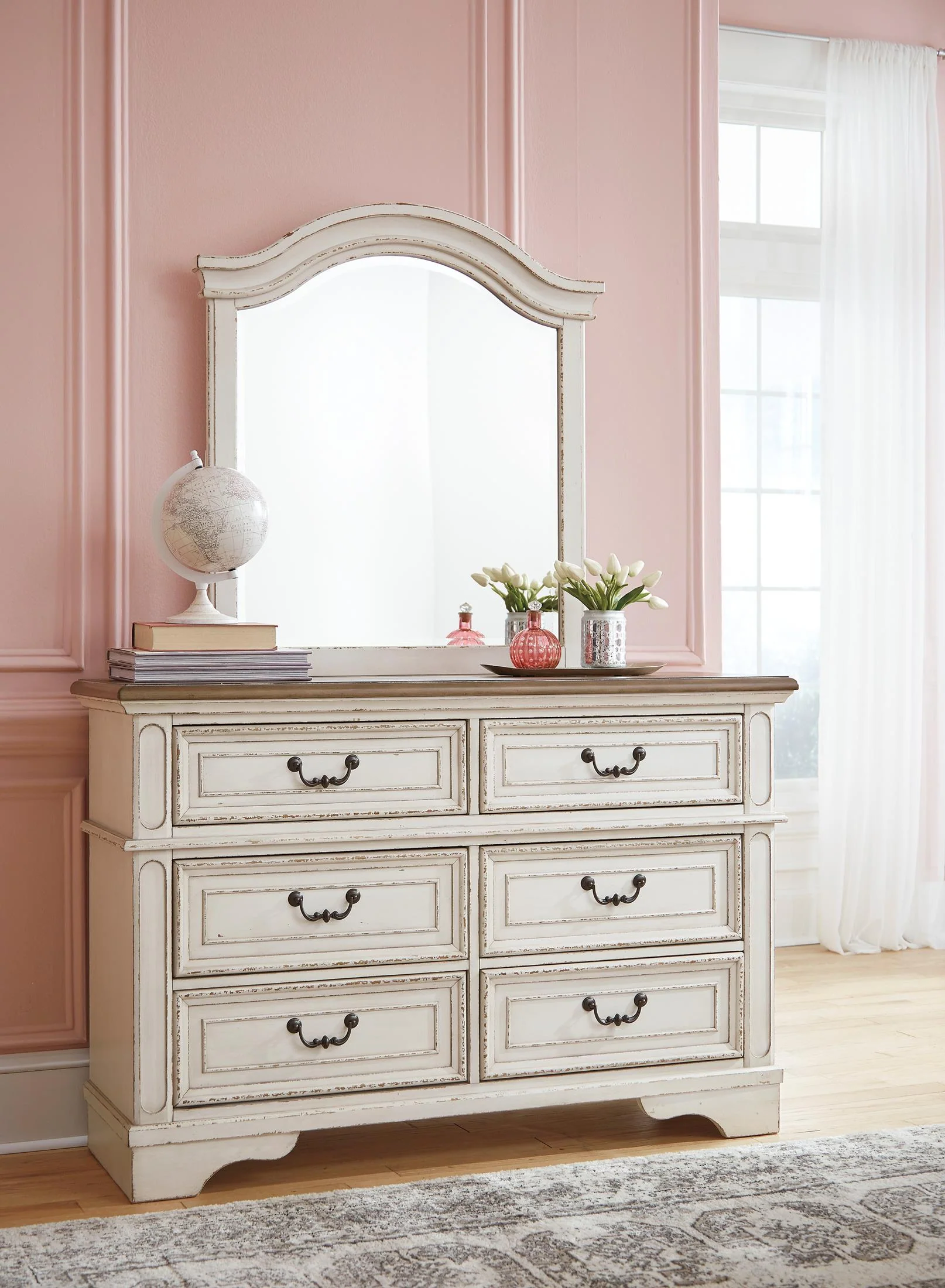 Ashley Realyn 7 Drawer Dresser and Mirror
