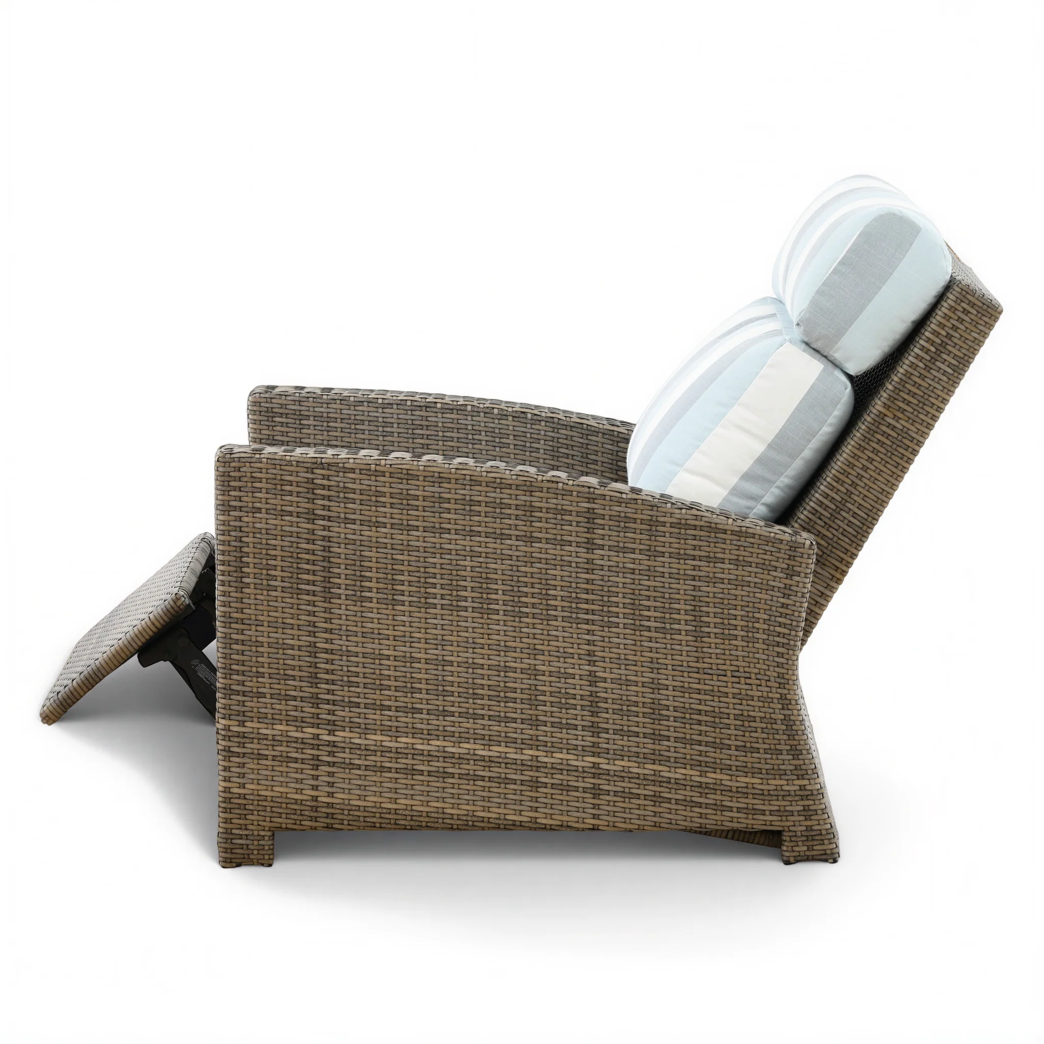 Universal Collection Outdoor Patio Recliner with Cushion