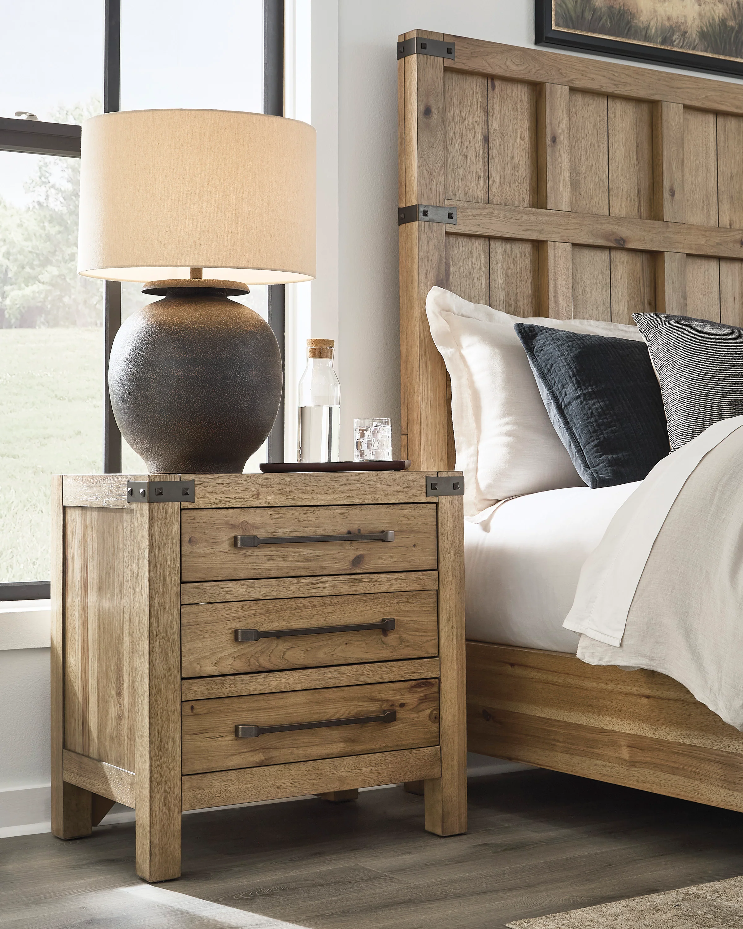 Ridgester Nightstand