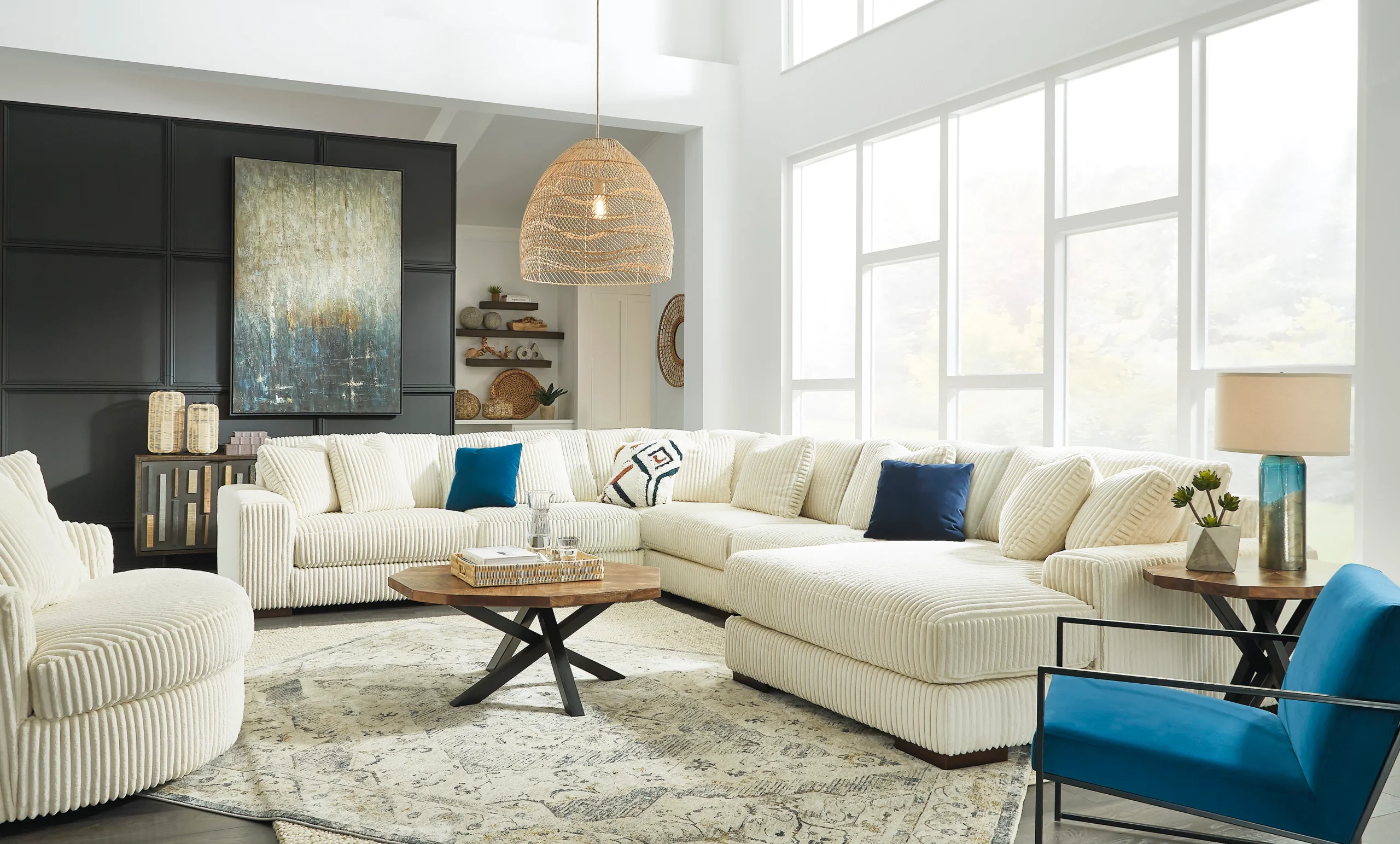 Lindyn Right-Facing 6-Piece Sectional with Chaise